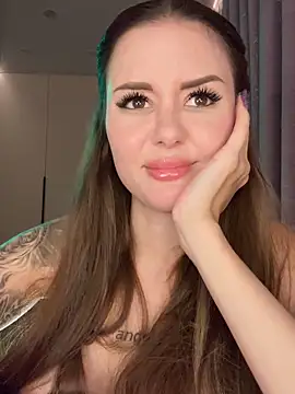 Snapshot of Alina_Vibe_Me chatting on 04/10/26, 01:44 Alina Vibe Me online show from 04/10/26, 01:44