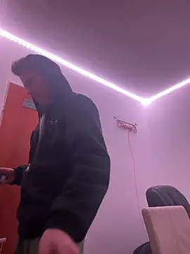 Toyjungee online show from 12/18/24, 05:52