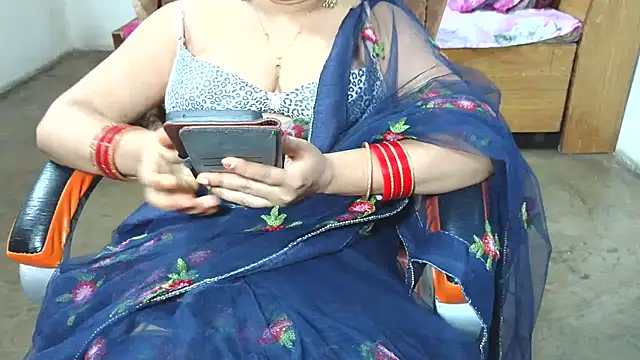 Snapshot of Cute_Mahi22 chatting on 07/17/26, 06:31 Cute Mahi22 online show from 07/17/26, 06:31