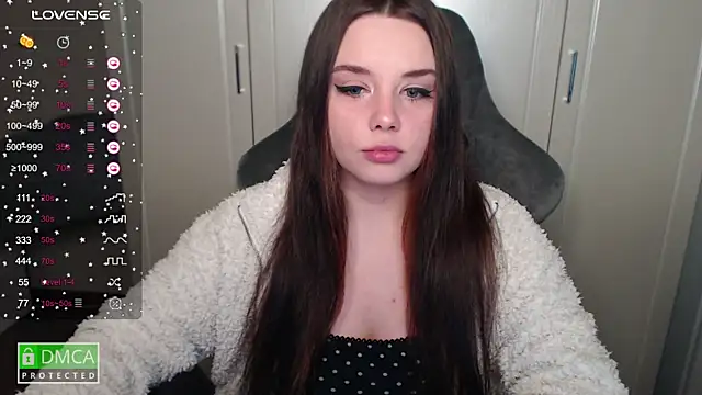 Snapshot of aliice_cutie chatting on 02/01/25, 07:44 aliice cutie online show from 02/01/25, 07:44