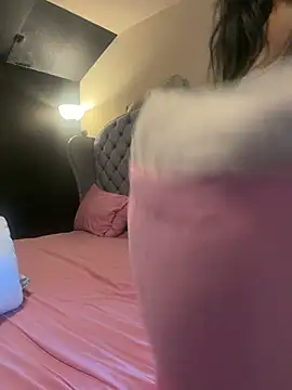 Snapshot of TrueeFantasee chatting on 03/30/26, 12:11 TrueeFantasee online show from 03/30/26, 12:11