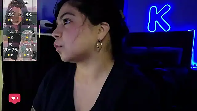 kimmiakiss22 online show from 06/25/26, 02:44