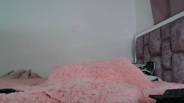 Snapshot of dolcemacca chatting on 07/02/26, 03:23 dolcemacca online show from 07/02/26, 03:23