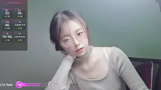 Snapshot of VaerySaenz chatting on 12/02/24, 06:52 VaerySaenz online show from 12/02/24, 06:52