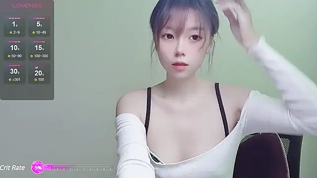 Snapshot of VaerySaenz chatting on 12/08/24, 12:29 VaerySaenz online show from 12/08/24, 12:29