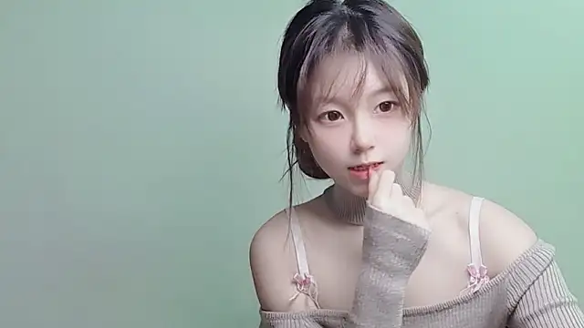 Snapshot of VaerySaenz chatting on 12/31/24, 12:32 VaerySaenz online show from 12/31/24, 12:32