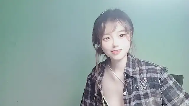 Snapshot of VaerySaenz chatting on 01/02/25, 06:07 VaerySaenz online show from 01/02/25, 06:07