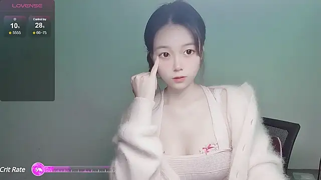 Snapshot of VaerySaenz chatting on 02/16/25, 01:36 VaerySaenz online show from 02/16/25, 01:36