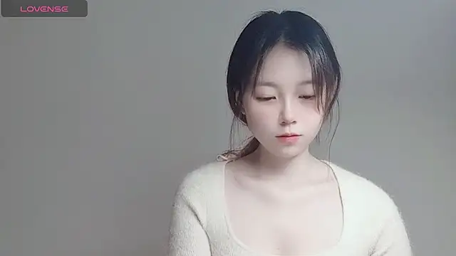 Snapshot of VaerySaenz chatting on 03/08/25, 05:28 VaerySaenz online show from 03/08/25, 05:28