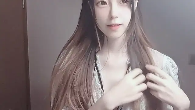 Snapshot of VaerySaenz chatting on 09/20/25, 12:28 VaerySaenz online show from 09/20/25, 12:28