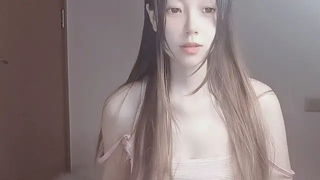 Snapshot of VaerySaenz chatting on 10/12/25, 05:17 VaerySaenz online show from 10/12/25, 05:17