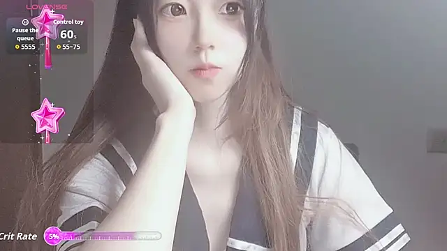 Snapshot of VaerySaenz chatting on 10/13/25, 05:07 VaerySaenz online show from 10/13/25, 05:07