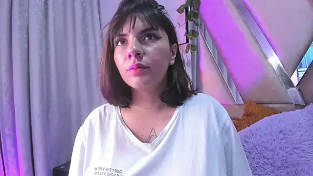 xhinata hyugax online show from 01/04/25, 10:55