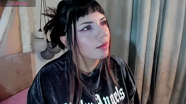 xhinata hyugax online show from 09/13/25, 11:37