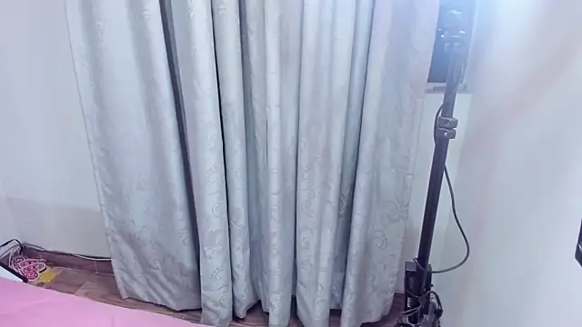 xhinata hyugax online show from 10/03/25, 11:46