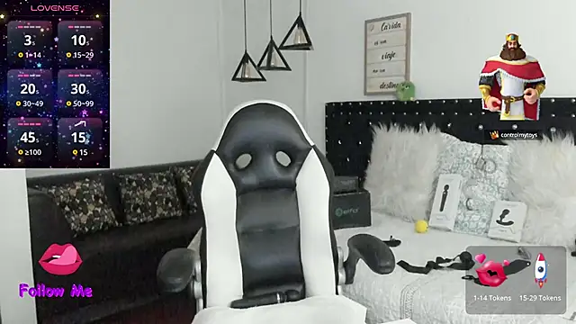 natasha logan  online show from 01/17/25, 11:06