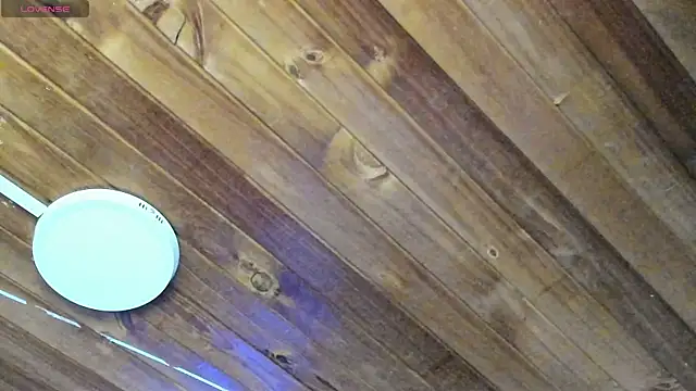 natasha logan  online show from 09/26/25, 04:05