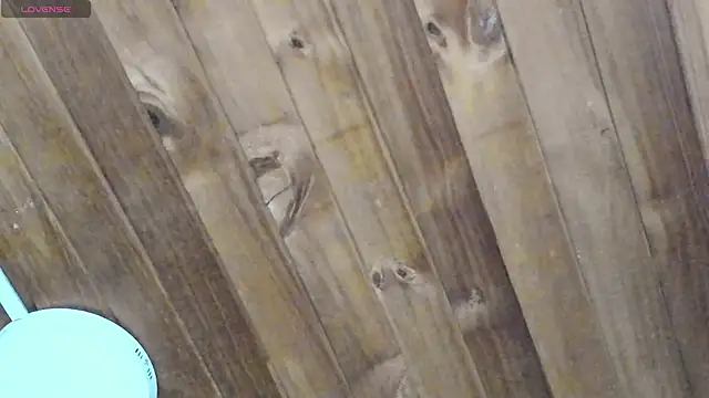 natasha logan  online show from 10/12/25, 04:11