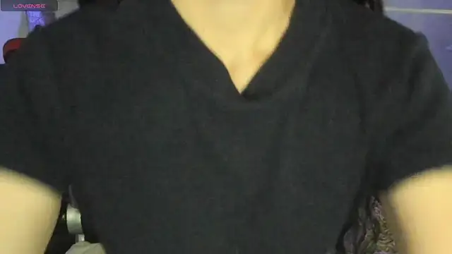 natasha logan  online show from 10/20/25, 04:02