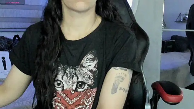 Snapshot of natasha_logan_ chatting on 03/28/26, 04:01 natasha logan online show from 03/28/26, 04:01