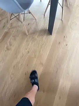 Snapshot of Fellix chatting on 10/20/25, 10:27 Fellix online show from 10/20/25, 10:27