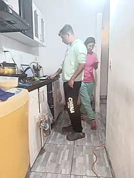 Snapshot of catire2323 chatting on 10/21/25, 03:13 catire2323 online show from 10/21/25, 03:13