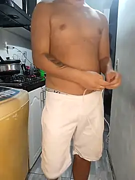 Snapshot of catire2323 chatting on 01/18/26, 02:48 catire2323 online show from 01/18/26, 02:48