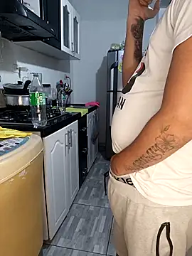 Snapshot of catire2323 chatting on 02/20/26, 01:46 catire2323 online show from 02/20/26, 01:46