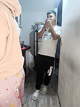 Snapshot of catire2323 chatting on 03/18/26, 12:25 catire2323 online show from 03/18/26, 12:25