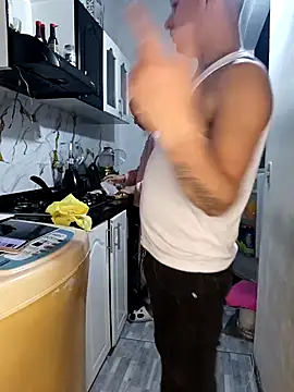 Snapshot of catire2323 chatting on 03/19/26, 01:20 catire2323 online show from 03/19/26, 01:20