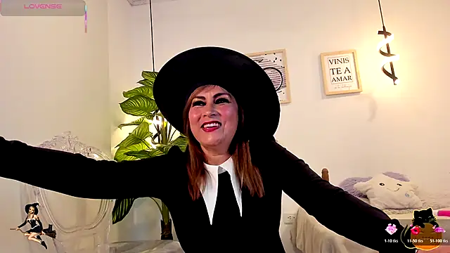 Rachel  Lang online show from 10/31/25, 09:49