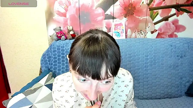 TayanaJons online show from 06/04/26, 09:15