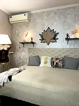 StripBianka online show from 11/12/25, 06:58