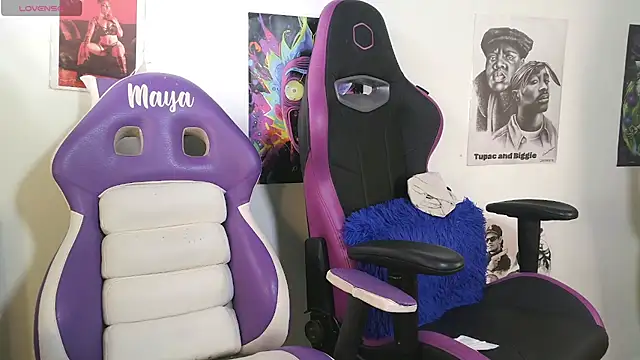 Snapshot of IM_MAYA chatting on 01/17/25, 07:38 IM MAYA online show from 01/17/25, 07:38