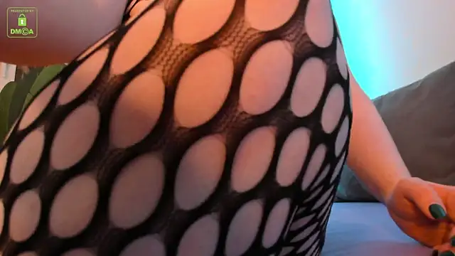 Snapshot of ErikaLust chatting on 01/14/26, 04:18 ErikaLust online show from 01/14/26, 04:18