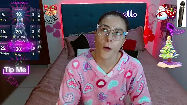 Snapshot of antonella_sweet33 chatting on 12/10/24, 08:27 antonella sweet33 online show from 12/10/24, 08:27