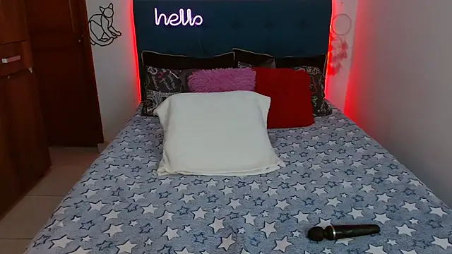 Snapshot of antonella_sweet33 chatting on 01/12/25, 10:43 antonella sweet33 online show from 01/12/25, 10:43