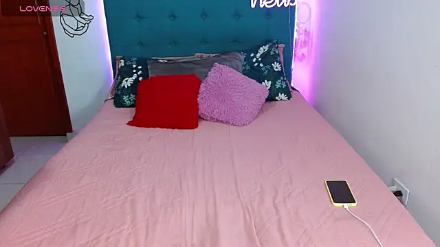 Snapshot of antonella_sweet33 chatting on 02/04/25, 08:38 antonella sweet33 online show from 02/04/25, 08:38