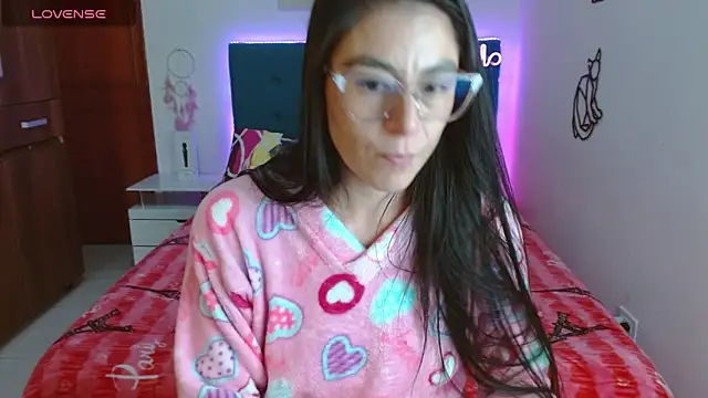 Snapshot of antonella_sweet33 chatting on 03/12/25, 08:41 antonella sweet33 online show from 03/12/25, 08:41