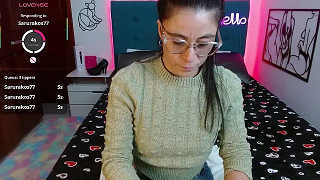 Snapshot of antonella_sweet33 chatting on 11/13/25, 08:19 antonella sweet33 online show from 11/13/25, 08:19