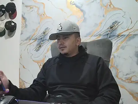 Snapshot of myke_andrade chatting on 04/10/26, 05:45 myke andrade online show from 04/10/26, 05:45