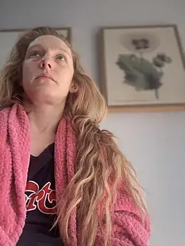 GoldenFlameGoddess online show from 02/26/25, 05:28