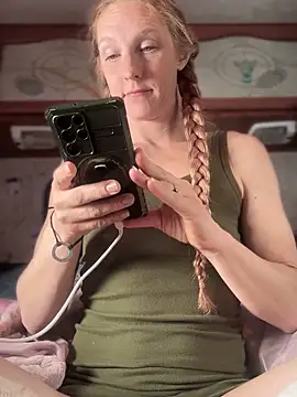 GoldenFlameGoddess online show from 03/17/25, 08:09