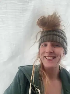 GoldenFlameGoddess online show from 03/23/25, 12:15