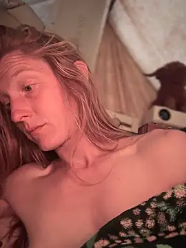 GoldenFlameGoddess online show from 11/25/25, 03:23