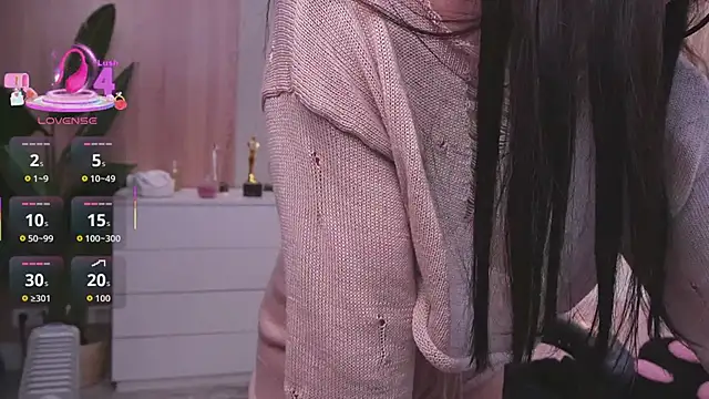 Snapshot of Molly_Jons chatting on 02/28/26, 01:06 Molly Jons online show from 02/28/26, 01:06