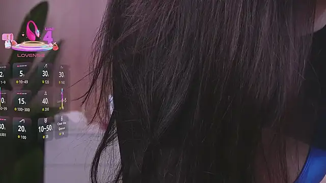 Snapshot of Molly_Jons chatting on 03/10/26, 01:10 Molly Jons online show from 03/10/26, 01:10