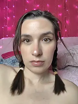 Snapshot of Love_Lysa_ chatting on 06/20/26, 03:53 Love Lysa online show from 06/20/26, 03:53
