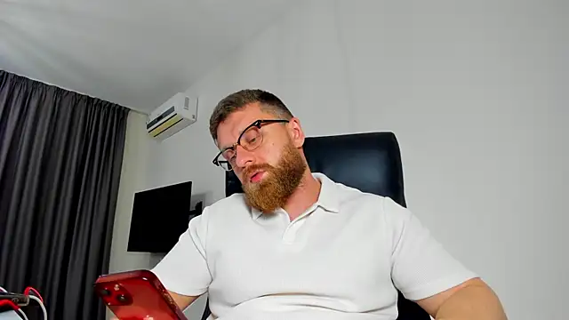 Snapshot of Findom_guy chatting on 05/08/26, 05:29 Findom guy online show from 05/08/26, 05:29