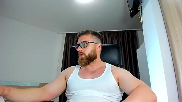 Snapshot of Findom_guy chatting on 06/06/26, 04:55 Findom guy online show from 06/06/26, 04:55